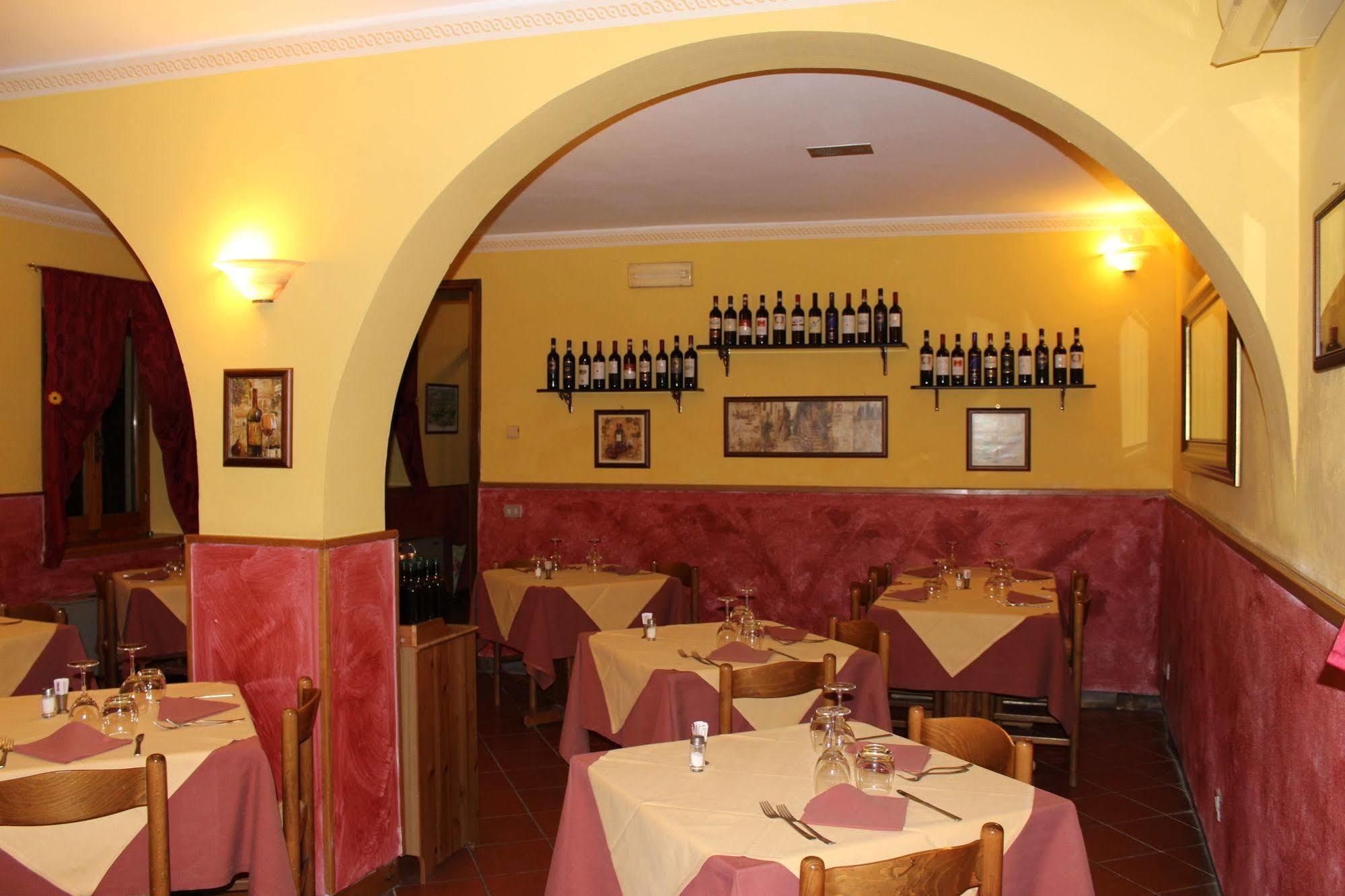 Albergo La Pieve Кастелфиорентино Екстериор снимка